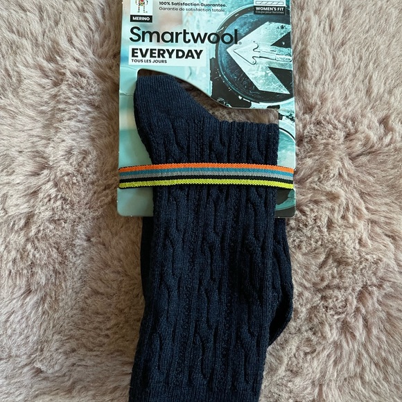 - New Smartwool Women's Everyday Cable Crew Socks - Picture 1 of 3